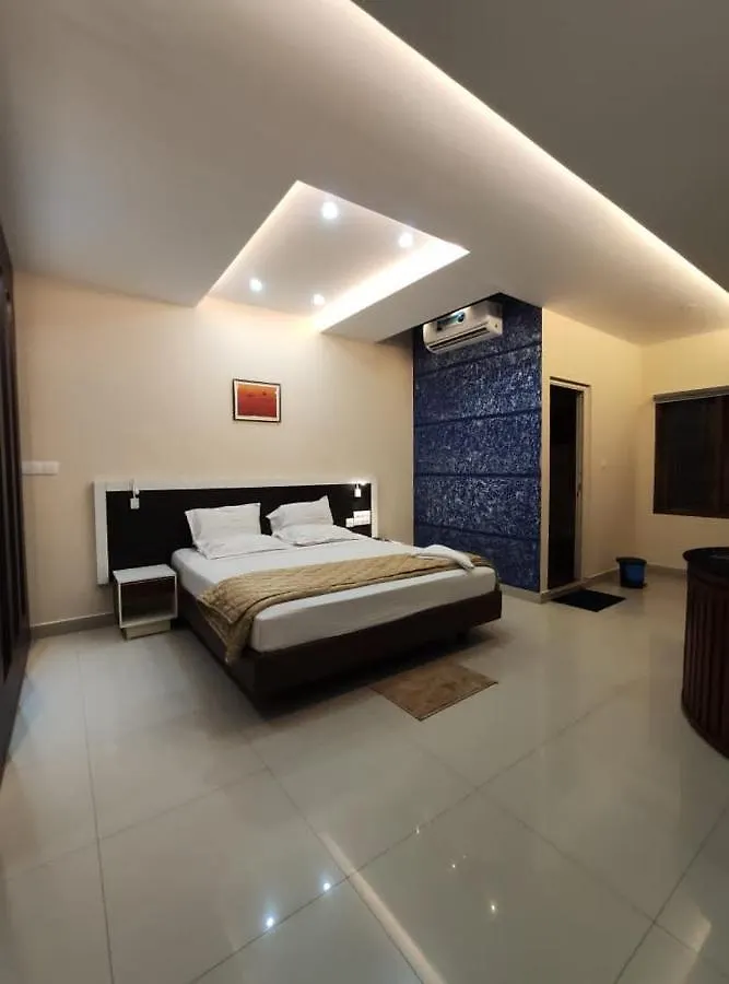 Issacs Regency Hotel Sultan Bathery India