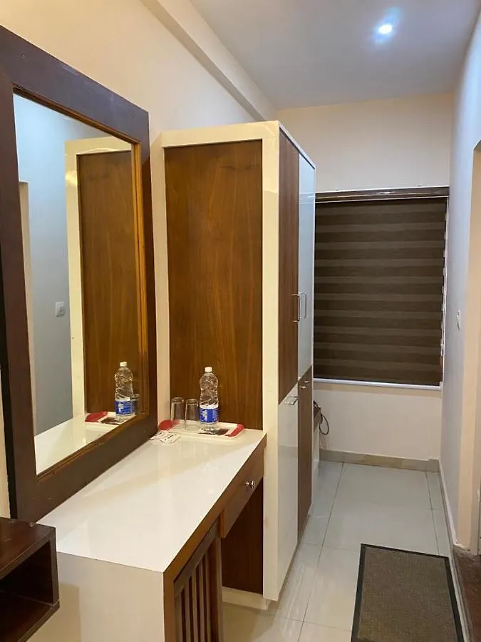 Issacs Regency Hotel Sultan Bathery